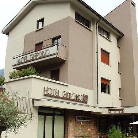 Hotel Giardino Брено Екстериор снимка